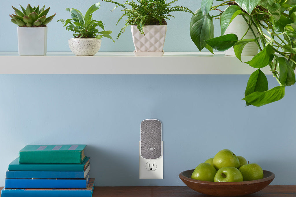 Lorex 2K Wi-Fi Battery Video Doorbell with Chimebox (32GB) – view 3